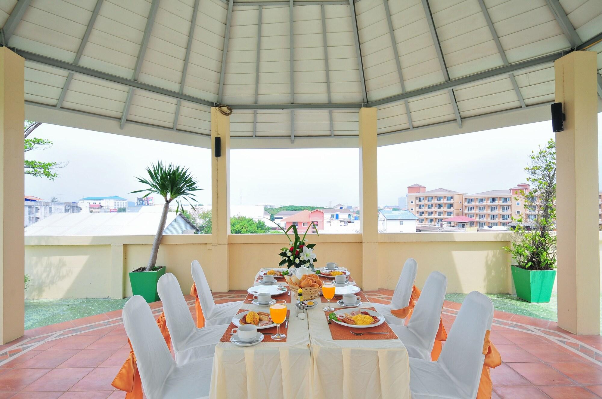 Gazebo Resort, Pattaya Esterno foto