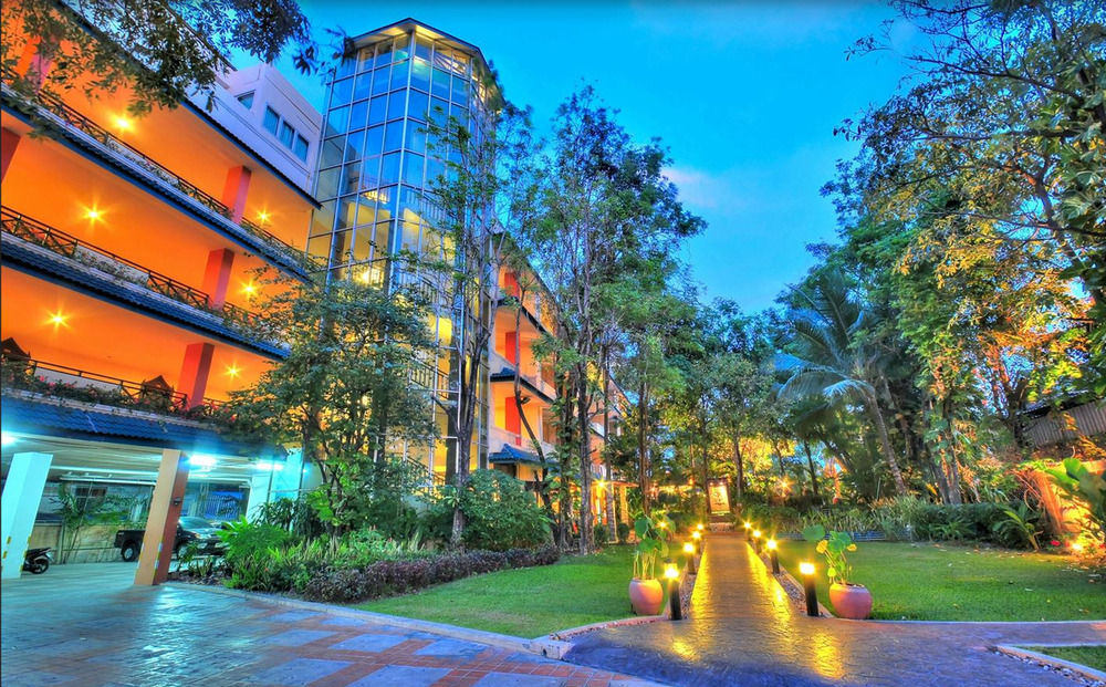 Gazebo Resort, Pattaya Esterno foto